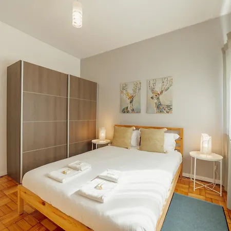 Summer Espinho Flat By Vacationy * Oporto