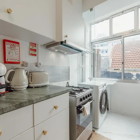 Summer Espinho Flat By Vacationy شقة بورتو