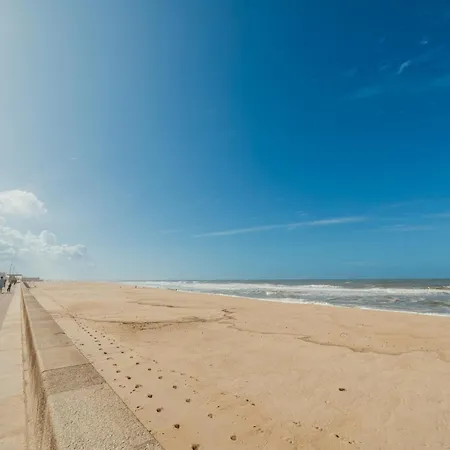 Summer Espinho Flat By Vacationy شقة *