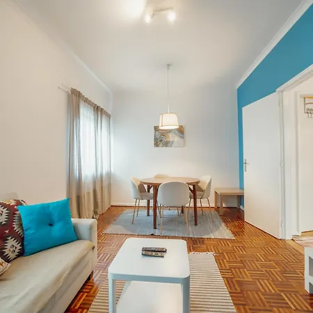 Summer Espinho Flat By Vacationy * بورتو