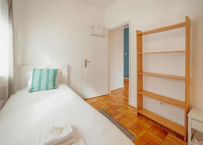 Summer Espinho Flat By Vacationy Apartment